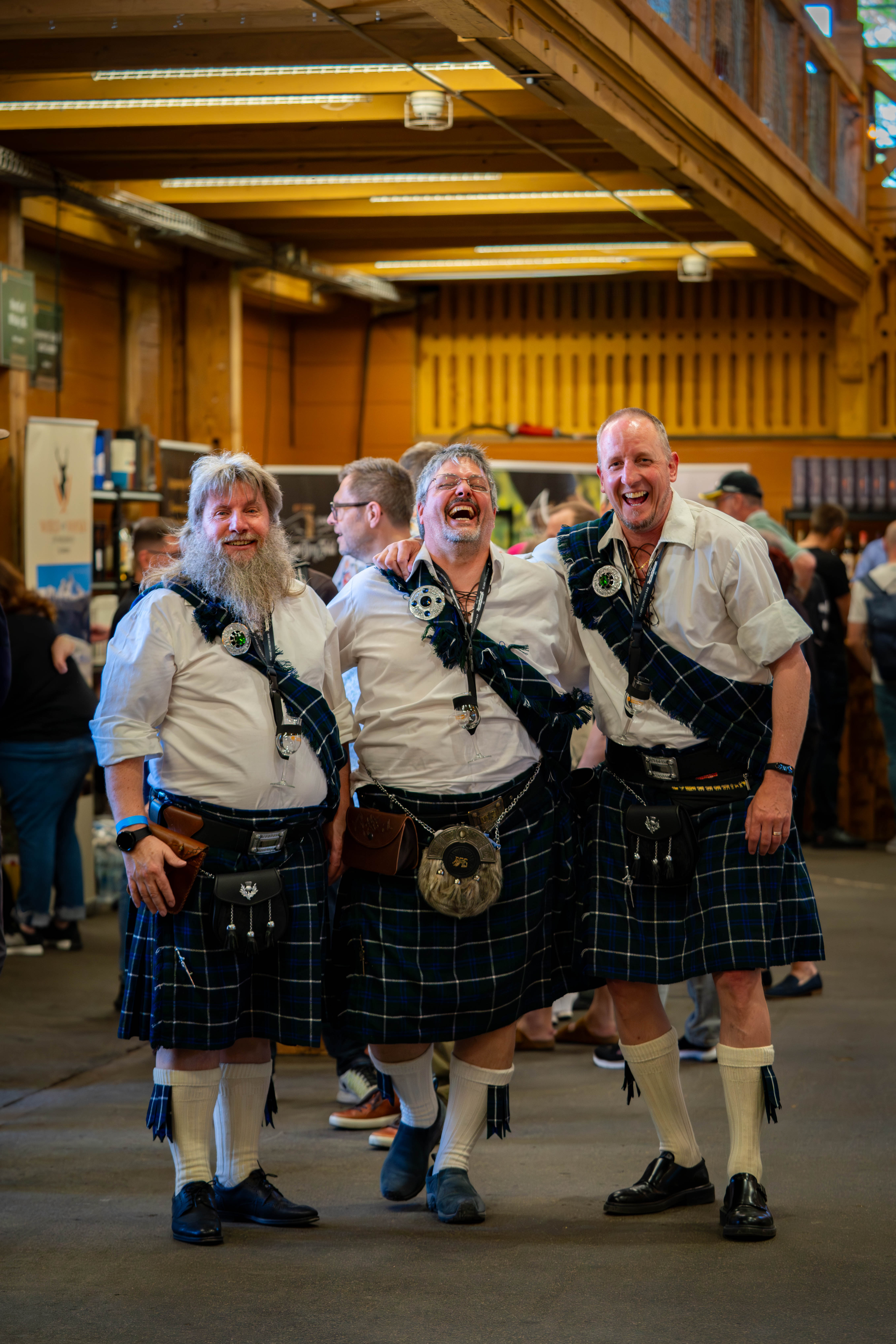 3_ausgelassene-besucher-an-der-whisky-mäss-winterthur-2026.jpg